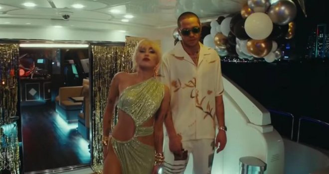 Dečko Kim Kardashian rekao da će naučiti bosanski jezik, Miley Cyrus zapjevala: 'Znam bosanski!'