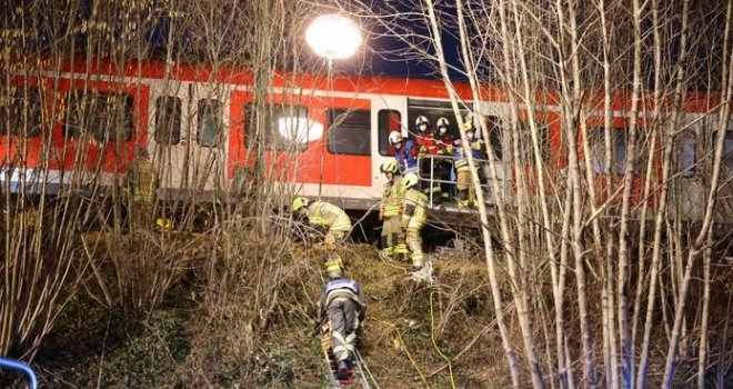 Sudar vozova u Njemačkoj, poginula najmanje jedna osoba