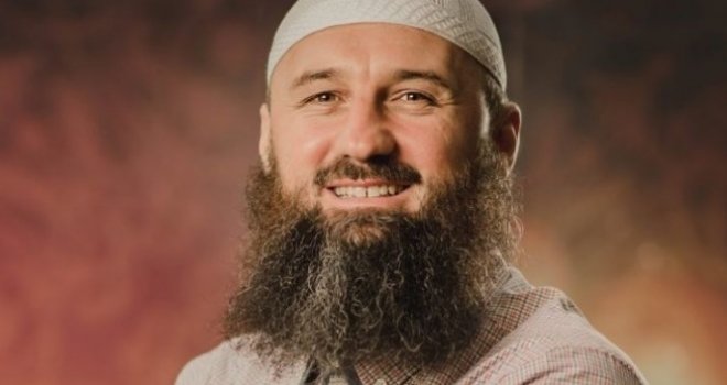 Može li muž imati virtuelne prijateljice i treba li to žena dopuštati? Dragi brate, kojeg je Allah stavio na kušnju...