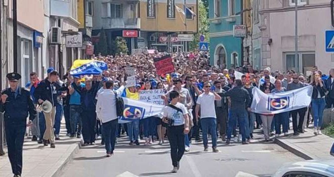 Goražde zakrčeno, podrška radnicima Ginexa: 'Neka dođu da pregovaramo, a ne da mi njima na noge idemo'