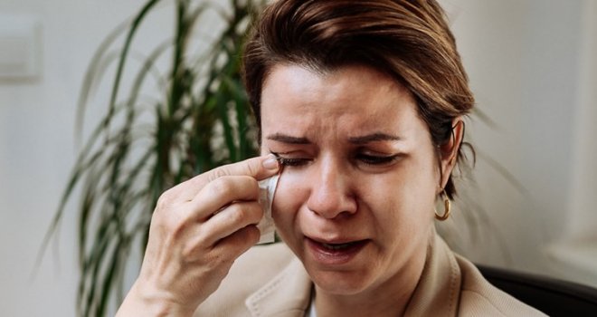 Horor u susjedstvu: 'Beba mi ima golemi tumor, umrijet će ili živjeti kao biljka. Ne daju mi da pobacim'