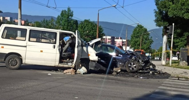 Teška saobraćajna nesreća na Alipašinom Polju: Ima povrijeđenih osoba