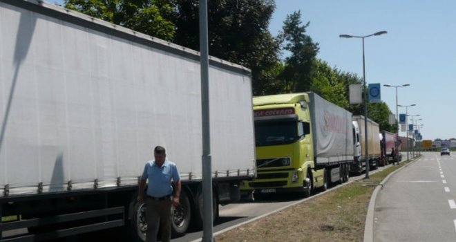 Počeo veliki bojkot prijevoznika u BiH: Od danas nema točenja goriva ni prevoženja robe!