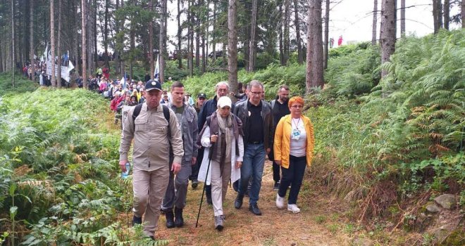 Krenuo Marš mira Nezuk-Potočari, oko tri hiljade učesnika u pohodu