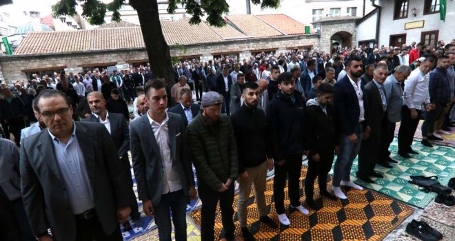 Muslimani u BiH i širom svijeta danas obilježavaju Kurban-bajram: Centralna svečanost održana u Gazi Husrev-begovoj džamiji