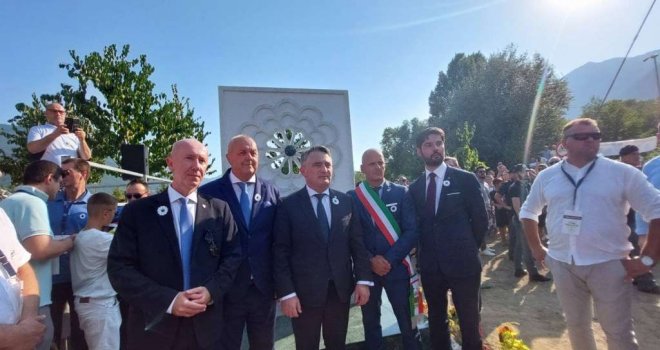 Komšić u Italiji prisustvovao otvaranju spomen obilježja 'Cvijet Srebrenice': 'Moramo se ujediniti u odbrani zajedničkih vrijednosti'