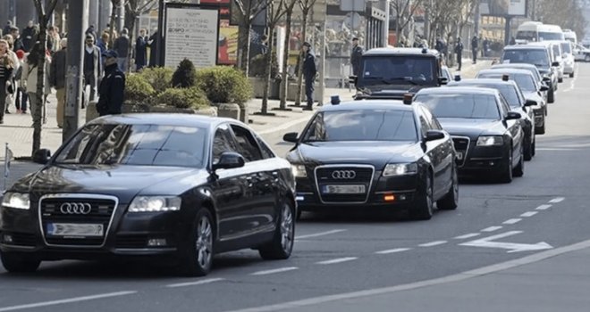 Koga sve štite državni bodigardi? Ne zna javnost koliko budžetskog novca ide na silnu pratnju, automobile, zaštitu...  