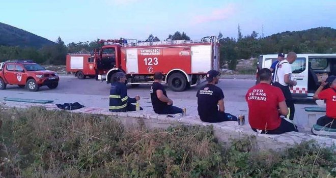 Požar u naselju Borci u Konjicu i dalje aktivan, u Mostaru gorjela kuća