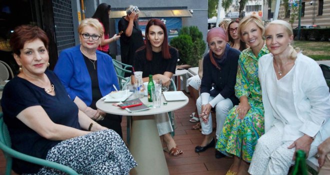 SDA žene na okupu: Sebija Izetbegović i prijateljice na opuštenom druženju prije ulaska u 'politički ring'