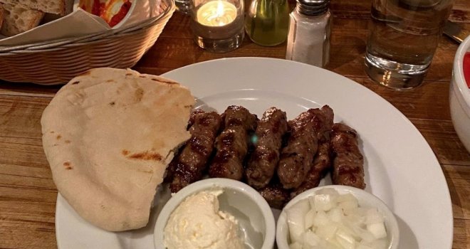 'New York Times' o Kafani na Manhattanu: 'Progonili su me ćevapi... Hrana koja se tu služi prevazilazi nostalgiju'