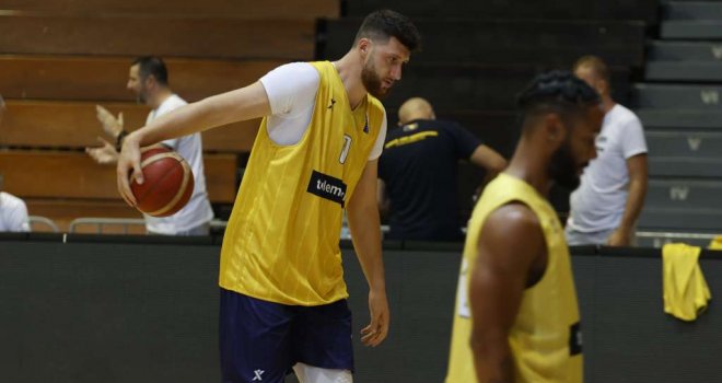 Nurkić uoči duela s Francuskom: 'Niko ne želi izgubiti sa 20 razlike... Dat ćemo sve od sebe na terenu'