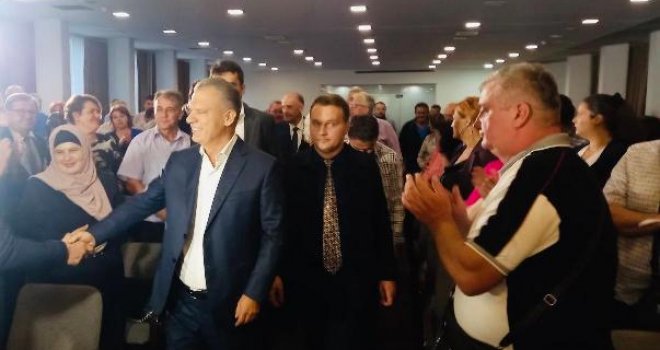 Kemal Duraković 'zagrmio' sa govornice: 'Da nije bilo Fahrudina Radončića, propale bi hiljade porodica i firmi'