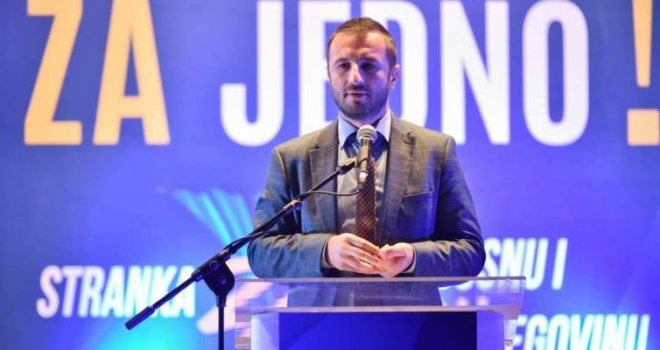 Efendić: 'Da se SDA mogla popraviti, ne bih izlazio iz nje... Shvatio sam da je jedini način zamijeniti je izvana!'