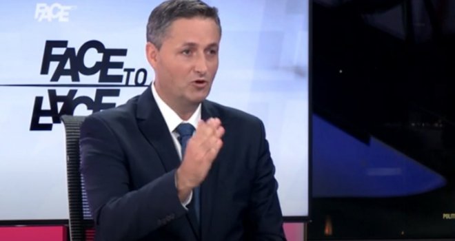 Bećirović: 'Stao sam na čelo najveće kolone u državi... Ne bojim se režima! Ovo je bitka za spas BiH, idemo u pobjedu!'