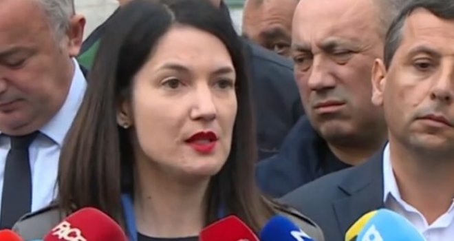 Opozicija iz RS ispred CIK-a, žestoke optužbe na račun Suada Arnautovića: 'Sinoć je ličio na falsifikovani glasački listić...'