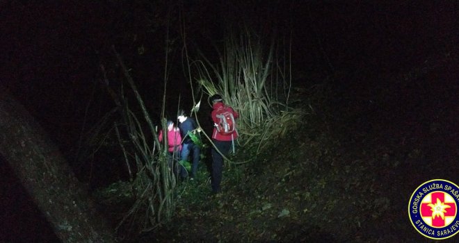 Nestali na Visočici, nema ih cijelu noć: Velika potraga sarajevskih spasilaca, sa psima pretražuju težak teren  