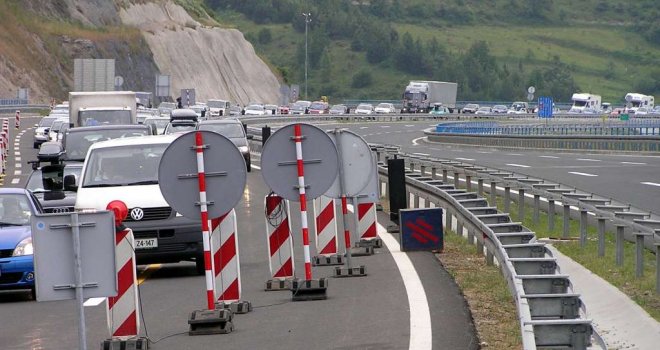 Stravična nesreća na autoputu u Hrvatskoj: Kamion se zabio u radnike, jedan poginuo, drugi povrijeđen