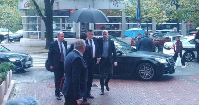 Počeli razgovori o formiranju vlasti na razini BiH: Milorad Dodik i delegacija SNSD-a na sastanku kod Čovića