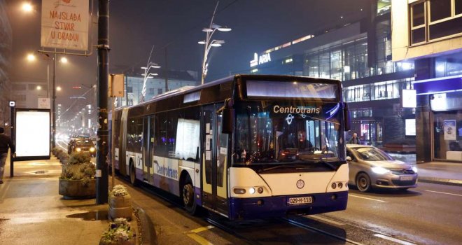 Drama u centru Sarajeva, kod nekadašnjeg BBI-ja: Pucao na Centrotransov autobus, putnici u panici bježali...