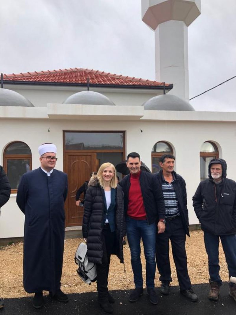 duska-jurisic-dzamija-ravno