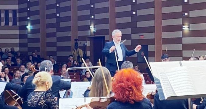 Novi uspjeh bh. dirigenta i kompozitora: Emir Nuhanović po treći put diriguje Oltenia Philharmonic orkestrom