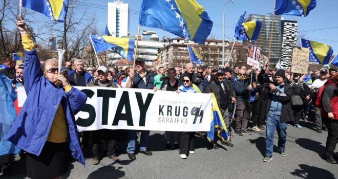 Počeli protesti ispred OHR-a u Sarajevu, građani žele zaustaviti 'razgradnju države'