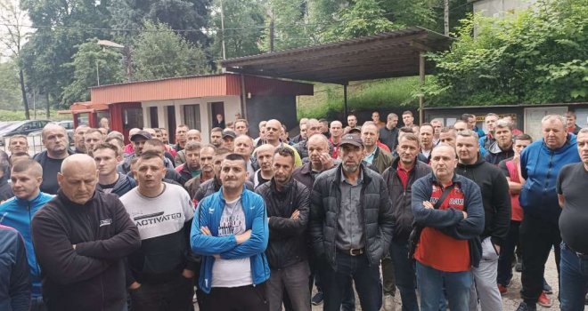 Zenički rudari okupili se ispred zgrade Uprave RMU Zenica, direktor Hukić podnio ostavku: 'Shvatite moju poziciju'  