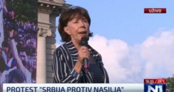 Šesti masovni protest u Beogradu, obratila se i glumica Seka Sablić: 'Zašto sam ja ovdje... Nasilje je kad pravde nema!'