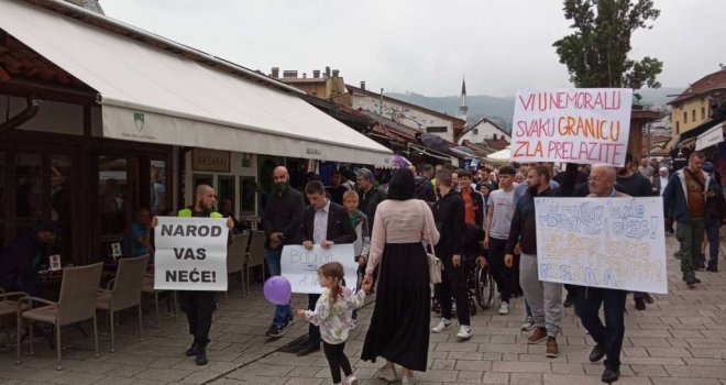 'Neka muško bude muškarac i otac, neka žena bude supruga i majka': Poruke sa skupa protiv Povorke ponosa u Sarajevu