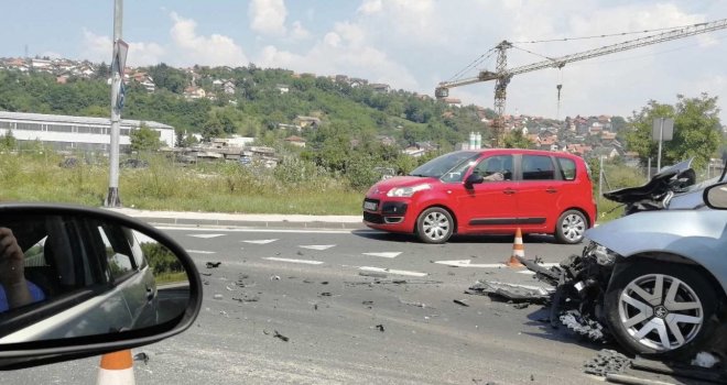 Vozio bez vozačke dozvole, pa izazvao nesreću na Stupu: Povrijeđeno šestogodišnje dijete