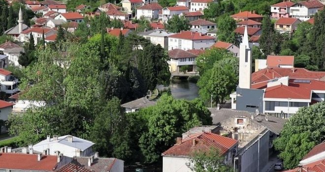 Gradu kojeg su svi zaobilazili vraćen sjaj: Dobio nove ceste, gradi se hotel…