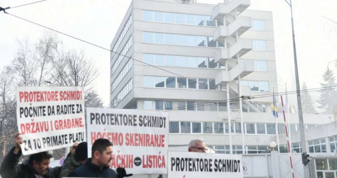 Održani protesti ispred OHR-a, građani zahtijevaju nametanje izmjena Izbornog zakona