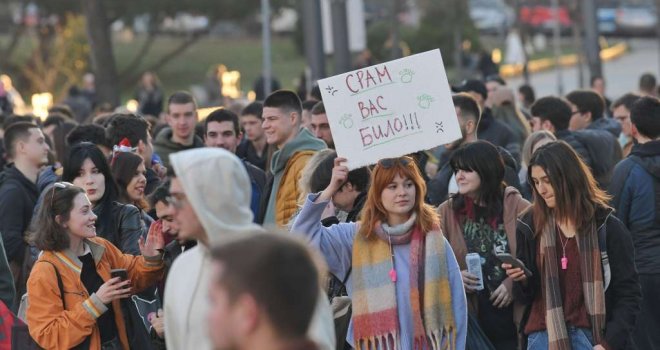 Protestima u Beogradu pridružili se i studenti iz Novog Sada, traži se uvid u birački spisak