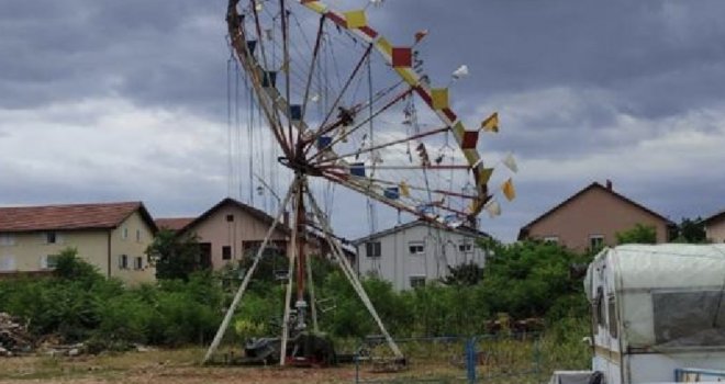 Užas u Ljubuškom: Srušio se ringišpil, povrijeđeno šestero djece