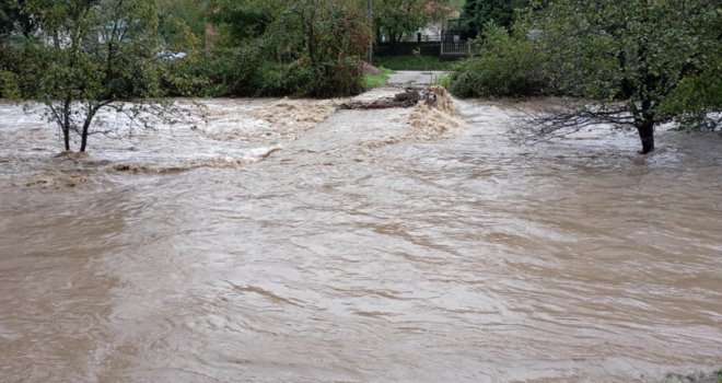 Čeka li nas novi haos: Raste vodostaj Une, očekuje se prolazak vodnog vala duž cijele rijeke