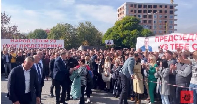 Uz skandiranje poklonika, Milorad Dodik stigao na još jedno ročište u Sud BiH