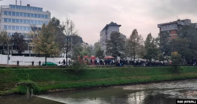 Završeni protesti ispred OHR-a: Stotinjak građana zatražilo smjenu Christiana Schmidta