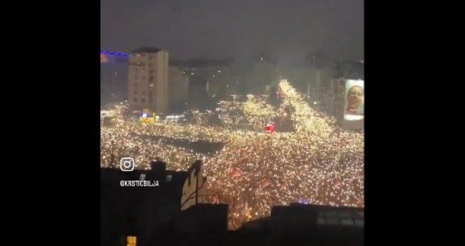 'Ako ne ispune zahtjeve, ostajemo na ulicama': Šta su sve večeras poručili studenti na velikom protestu u Beogradu 