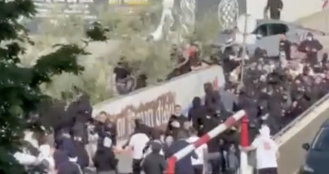 Masovna tučnjava navijača u Splitu: Intervenirala policija, nastao stampedo... Privedeno čak 100 osoba