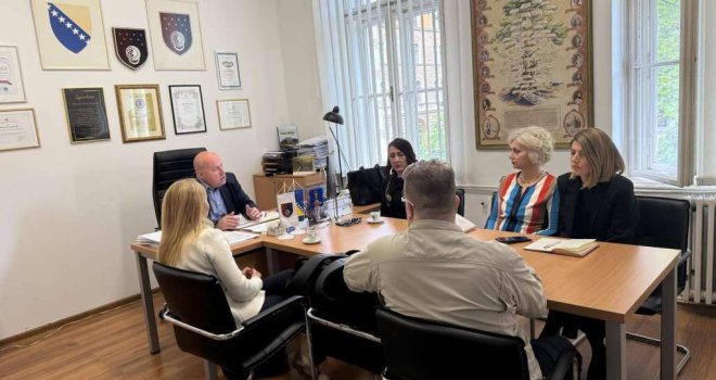 Sekunde koje znače život: Sarajevo dobija mrežu defibrilatora na javnim mjestima