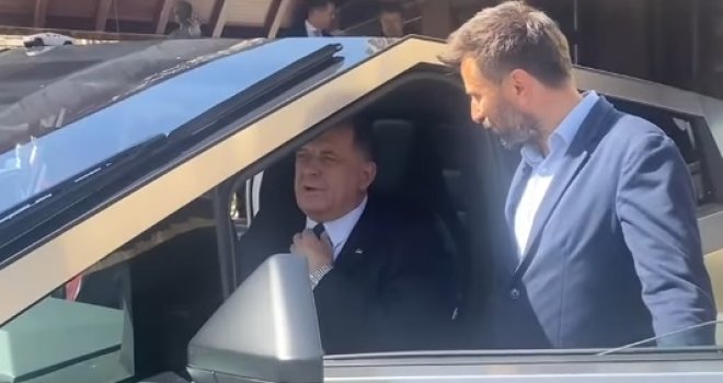 Dodik pod jakom policijskom pratnjom stigao na Jahorinu