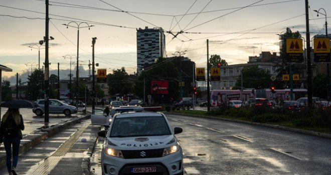 Nezgoda na Skenderiji:  Automobil udario u trolejbus