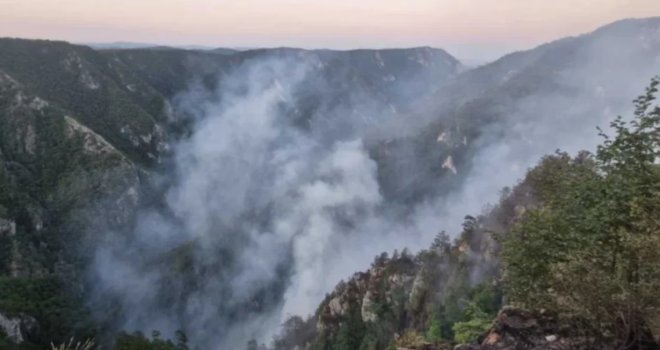 Dramatično je u Srebrenici: Proglašena vanredna situacija, helikopter je jedina nada