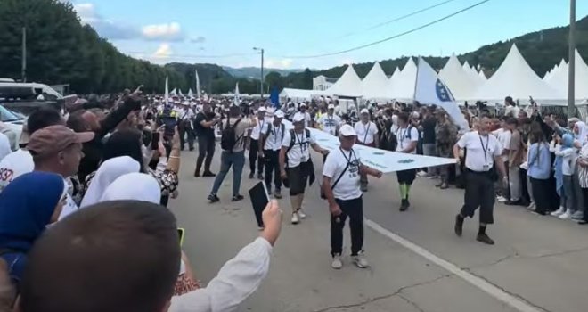 Nakon tri dana pješačenja: Oko 6.600 učesnika Marša mira stiglo u Potočare