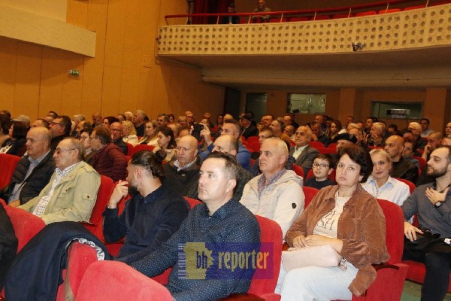 kapetan-hajro-premijera-tuzla-4 kapetan-hajro-premijera-tuzla-4