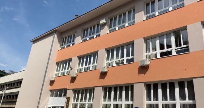 Inkluzija iz školskih klupa: Učenici u Sarajevu uče znakovni jezik kako bi razumjeli osobe s oštećenjem sluha