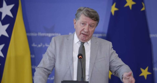 Nakon što je Kovačević izjednačio Aliju Izetbegovića i Hitlera: Iz odgoja dobijamo ličnost, iz uzgoja – 'sirovinu'!