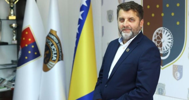 Katica: 'Dolazi helikopter i još šest specijalnih oklopnih vozila!'