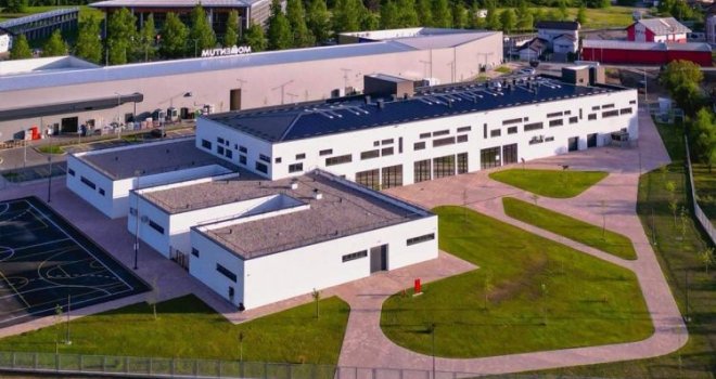 Horor u bh. gradu: U Srednjoškolskom centru Laktaši učenici masovno padaju u nesvijest, hitna intervenisala 90 puta