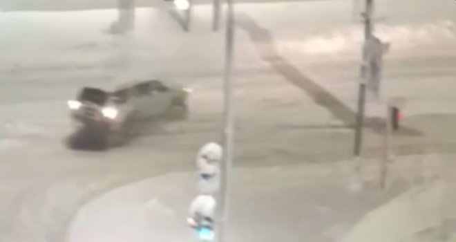 Mladić divljao terencem zavijanom sarajevskom ulicom Džemala Bijedića: Kažnjen sa 800 KM